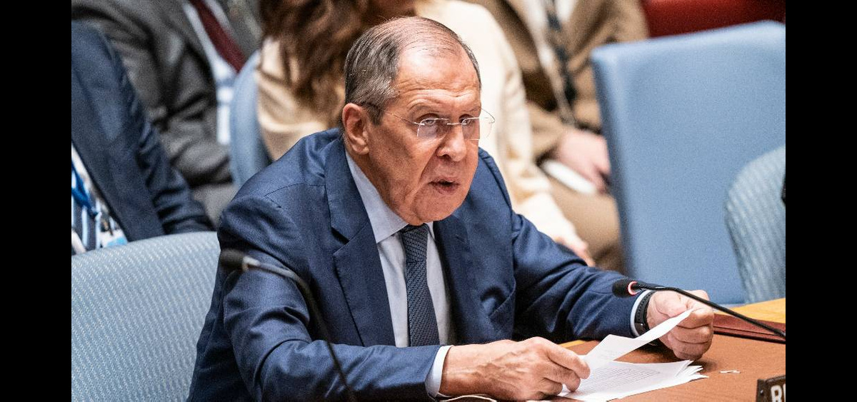 Зачем Сергей Лавров летит на Бали