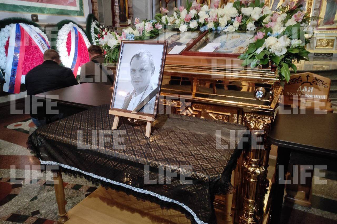 Лайф показывает обстановку внутри собора Симферополя, где пройдёт отпевание Стремоусова