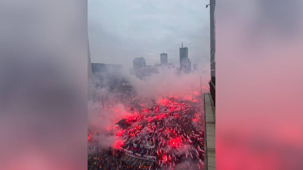 В Варшаве проходит многотысячный марш националистов