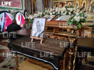 Обстановка внутри собора, где будет проходить отпевание Стремоусова. Фото © LIFE