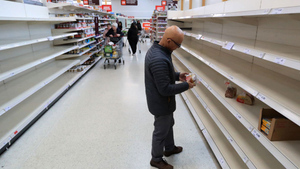 Британцы садятся на диету: Почему из магазинов Соединённого Королевства пропали яйца и мясо