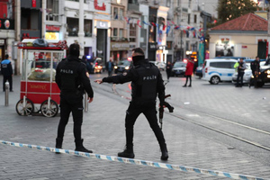 Россиян нет среди жертв мощного взрыва на туристической улице в Стамбуле