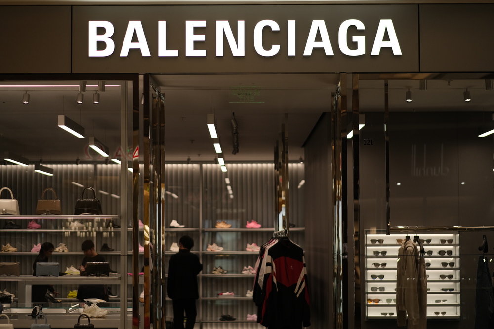 Модный дом Balenciaga удалил аккаунт в Twitter