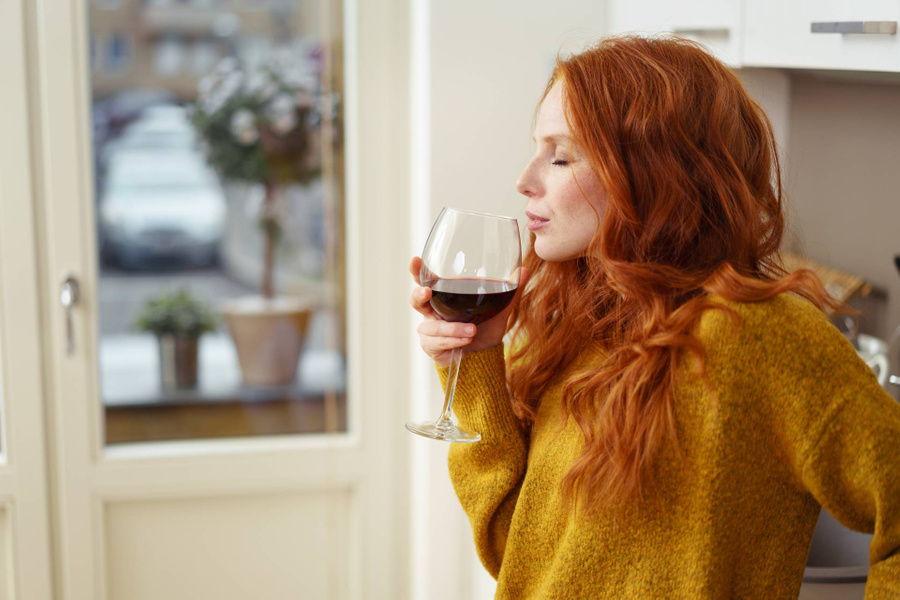 Пользы при простуде алкоголь не принесёт. Фото © Shutterstock