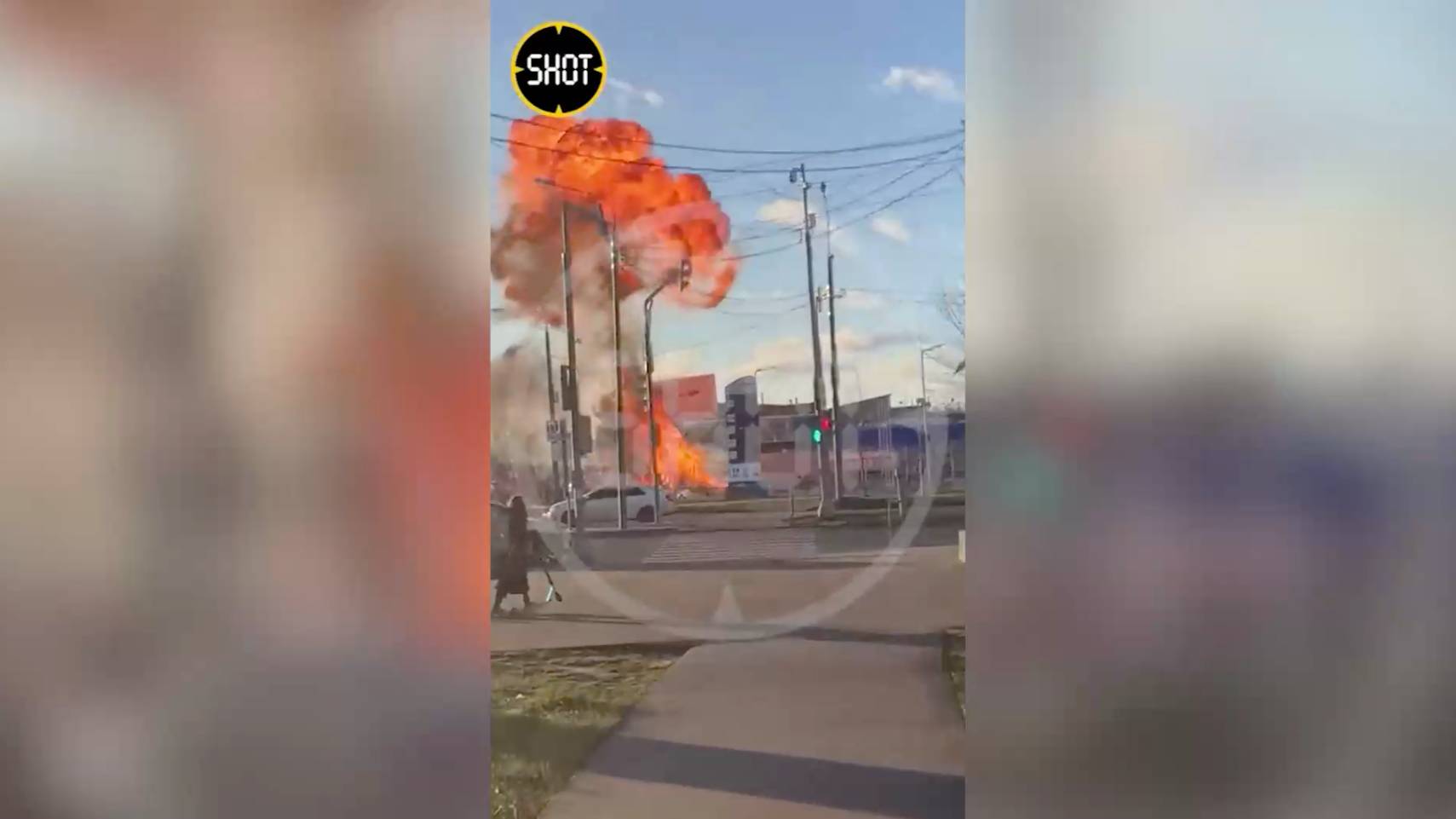 Момент мощного взрыва газели на АЗС в Зеленограде попал на видео