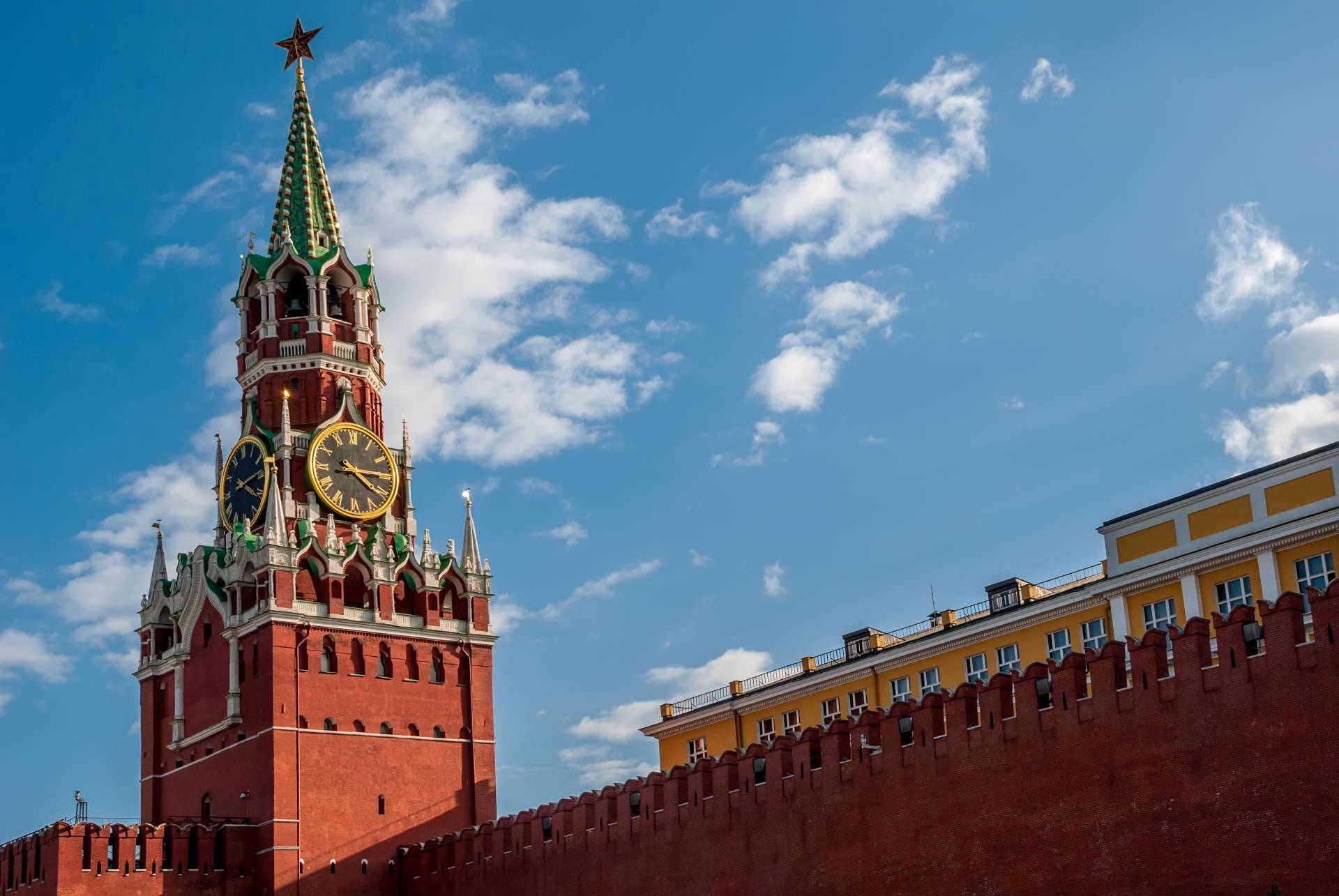 Кремль: Россия помогает поставкам продовольствия на мировые рынки, а не препятствует им