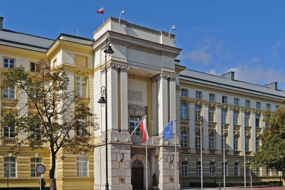 Польша намерена изменить конституцию ради конфискации активов 