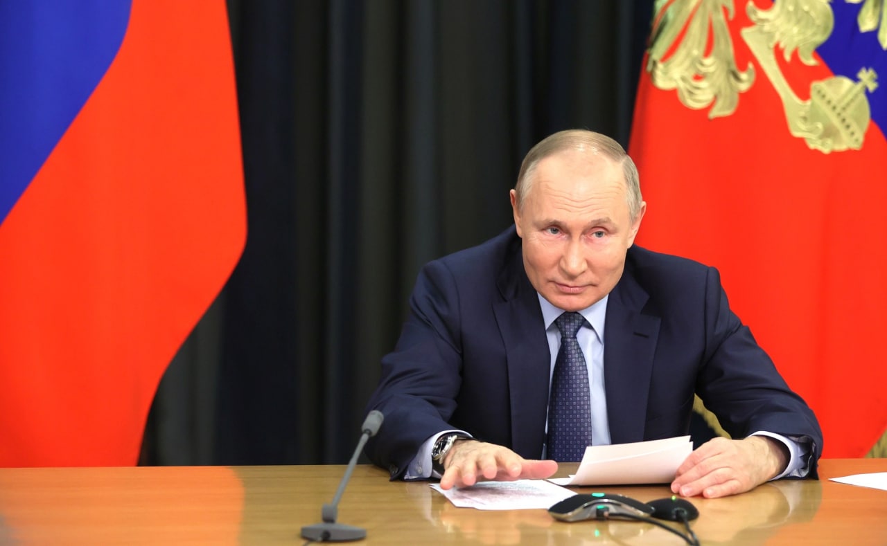 Путин одобрил создание проекта системы безопасности в околоземном пространстве
