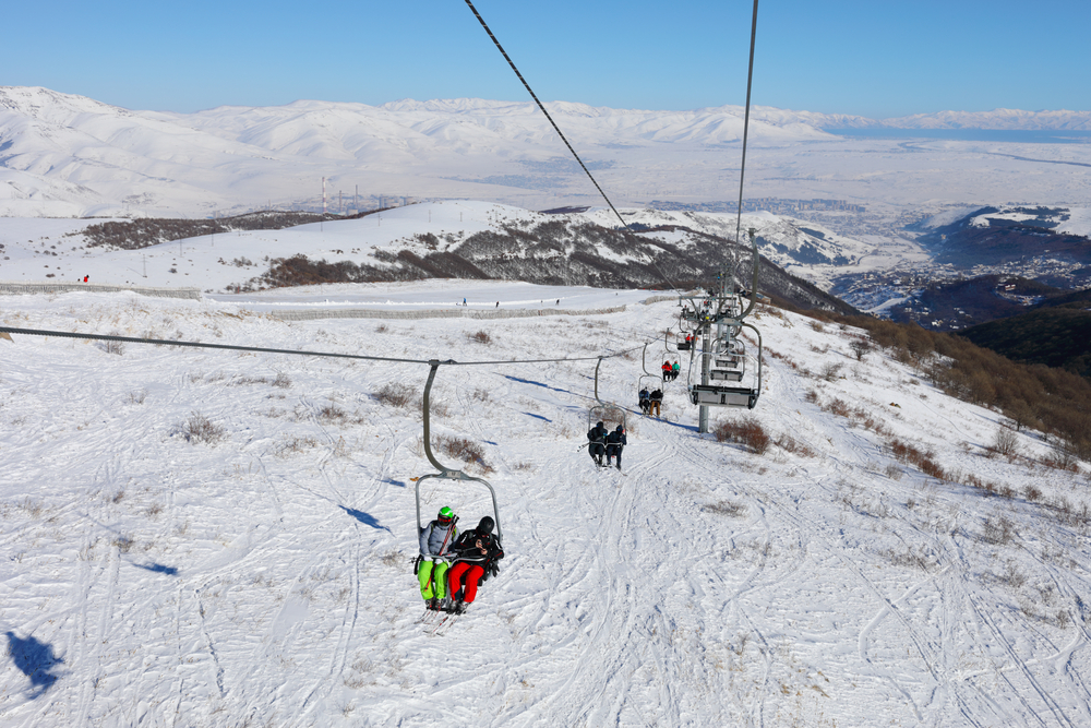 Цахкадзор — горнолыжный курорт Армении. Фото © Shutterstock