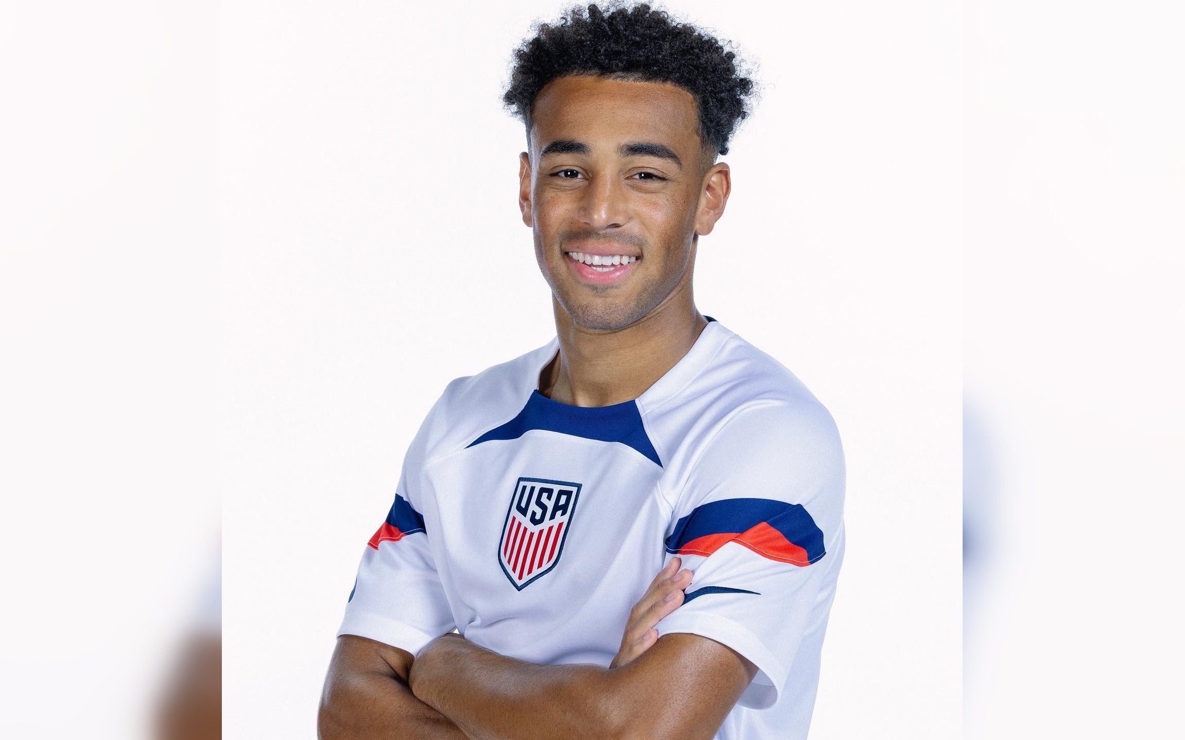 Игрок сборной США в новой форме с триколором на рукавах. Фото © Twitter / U.S. Soccer