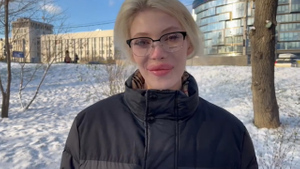 Протрезвевшая блогерша Максимовская объяснила выходку с ножом "состоянием аффекта"