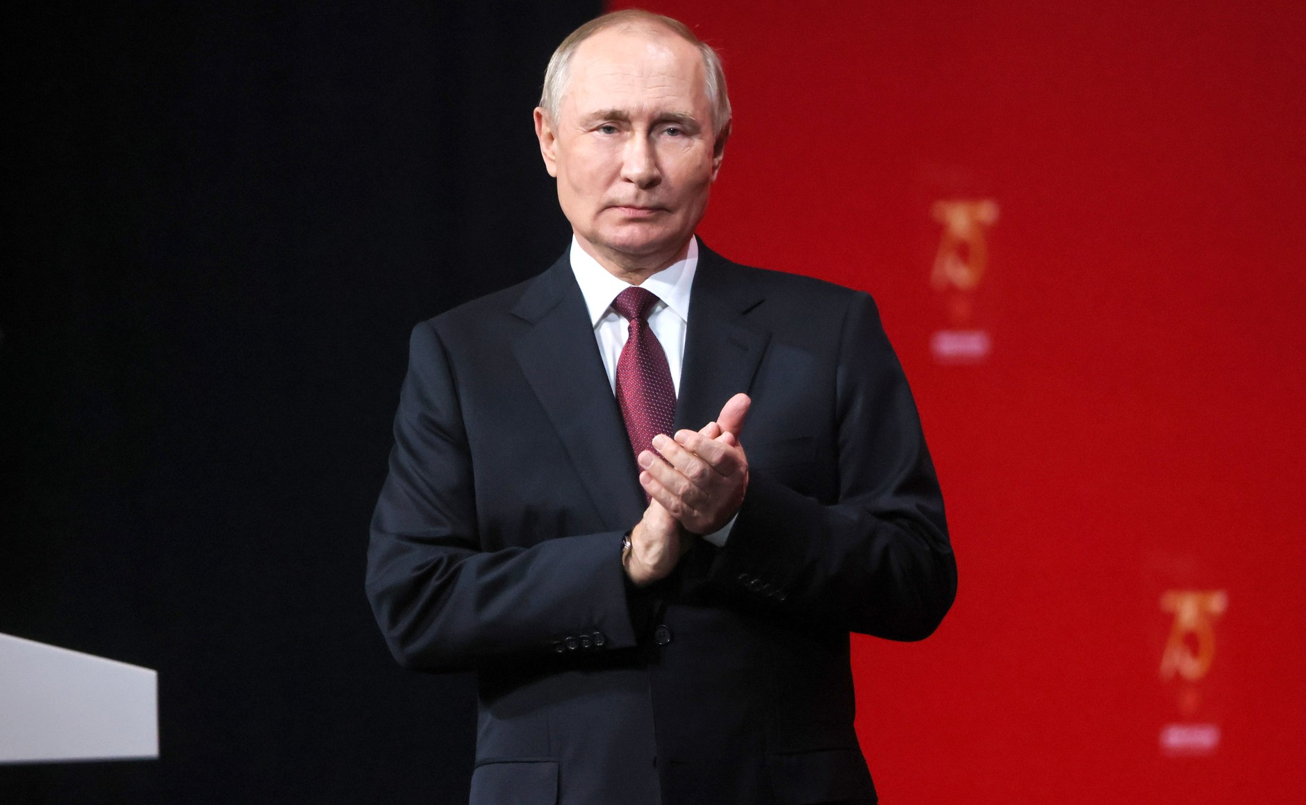 Опрос ФОМ: Путину доверяют 76% россиян