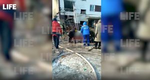 Пожарный серьёзно пострадал во время тушения огня после взрыва в доме на Сахалине