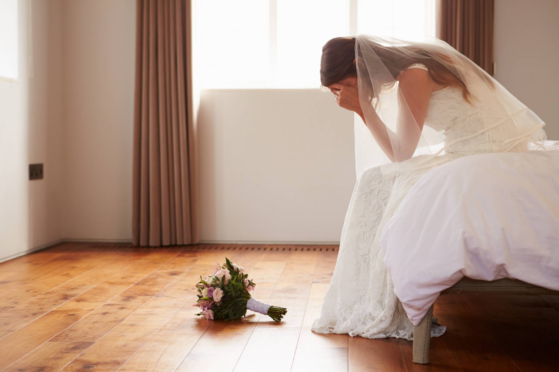 Адвокат назвала 4 неочевидные опасности фиктивного брака
