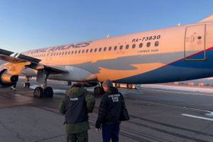 У самолёта "Уральских авиалиний" лопнуло четыре колеса при посадке в аэропорту Иркутска
