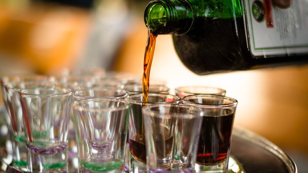 Рестораторы рассказали, чем будут заменять ушедший из России Jagermeister