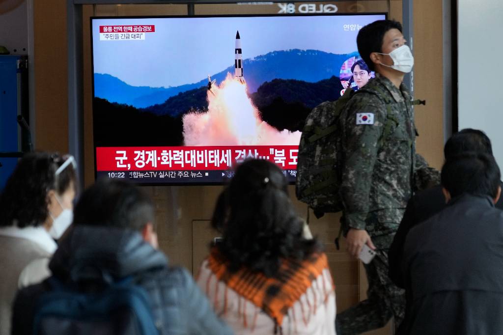 Новая ракета от КНДР: В Японии объявлена воздушная тревога