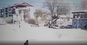 Новое видео показало эпицентр взрыва и молниеносное обрушение подъезда в доме на Сахалине