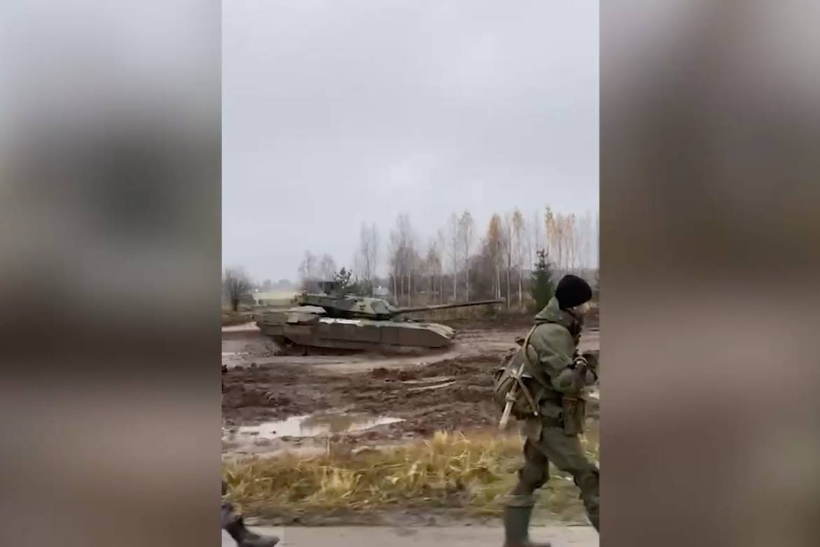 На полигоне под Казанью заметили новейший танк Т-14 