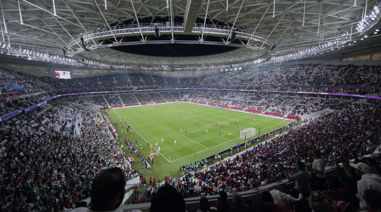 Стадион во время матча