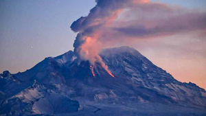 Шивелуч закурил: Как извержение вулкана на Камчатке угрожает здоровью людей
