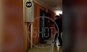 Пьяный петербуржец угрожал ножом "несоответствующим" полицейским, которых сам и вызвал
