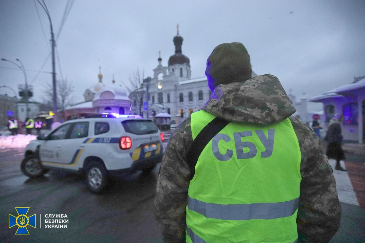 Обыски в Киево-Печерской лавре. Фото © Telegram-канал СБУ