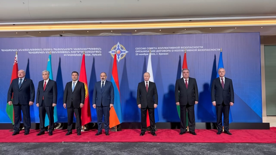 <p>Встреча лидеров ОДКБ в Ереване. Обложка © LIFE</p>