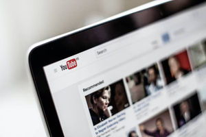 Высокомерное поведение YouTube способствует развитию его аналогов, заявил IT-эксперт