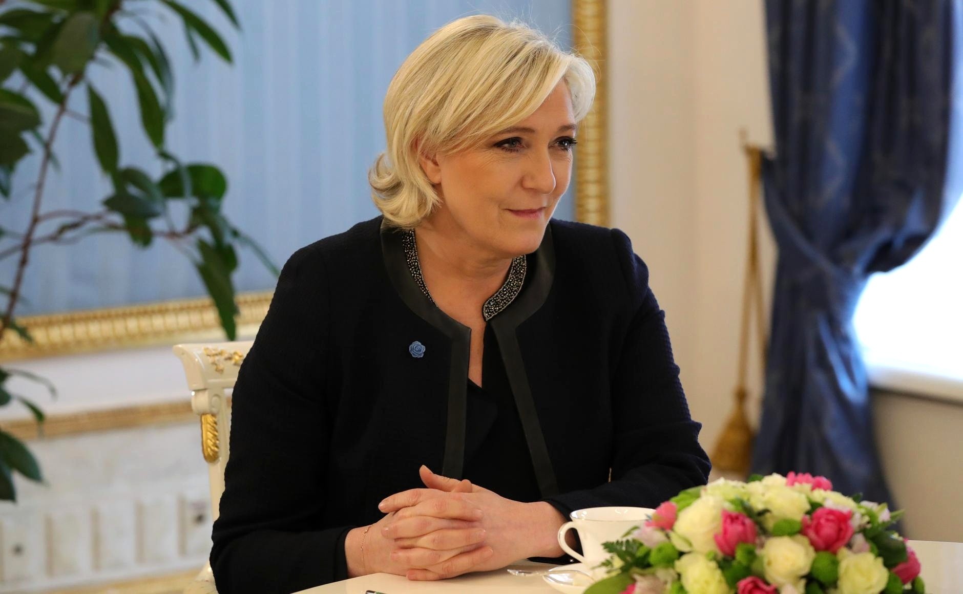 Не хватает самой Франции: Ле Пен призвала прекратить поставки оружия Киеву