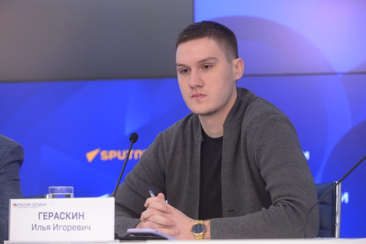 Эксперт рассказал на круглом столе ЭИСИ о роли молодёжи в формировании образа России