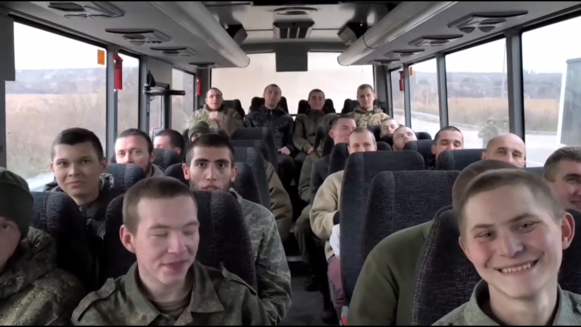 Постараюсь всё забыть: Освобождённые из плена российские военные рассказали о любимых пытках ВСУ