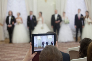 В Петербурге почти 100 пар заключили брак в зеркальную дату