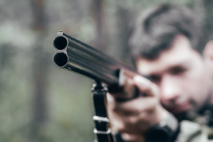 В Тюменской области отец случайно застрелил восьмилетнего сына на охоте