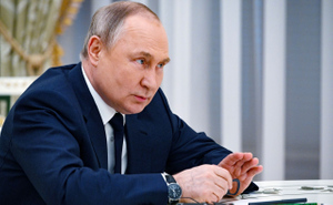 Путин поручил выделить средства на создание и восстановление памятников в новых регионах России