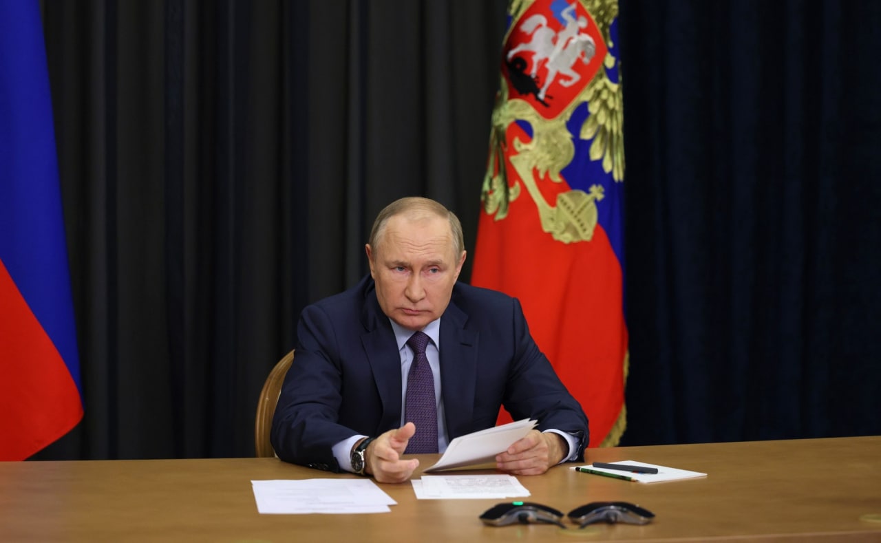 Путин призвал принять меры для помощи беспризорным детям в зоне спецоперации