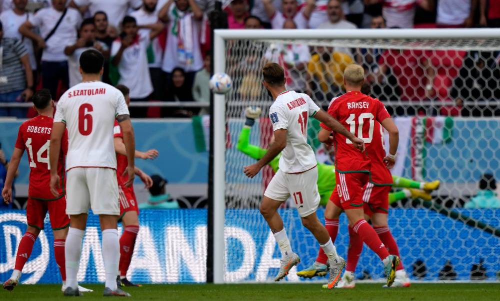 Два гола в добавленное время принесли Ирану первую победу на ЧМ по футболу в Катаре