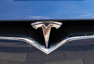 Tesla отозвала более 15 тысяч электромобилей из-за неисправных задних фар