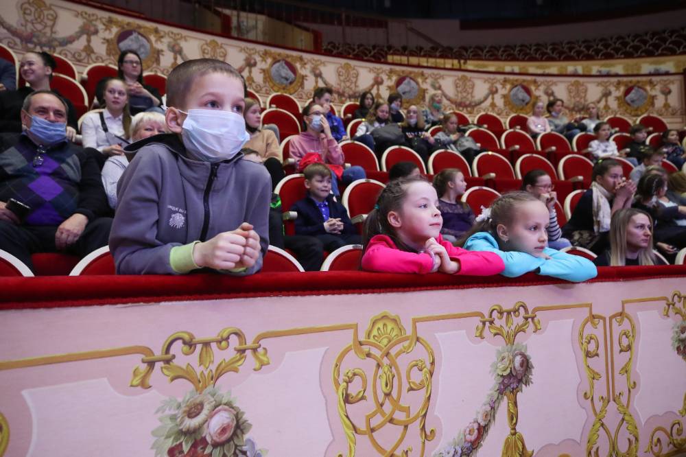 Цирк Чинизелли в Санкт-Петербурге бесплатно примет родственников мобилизованных
