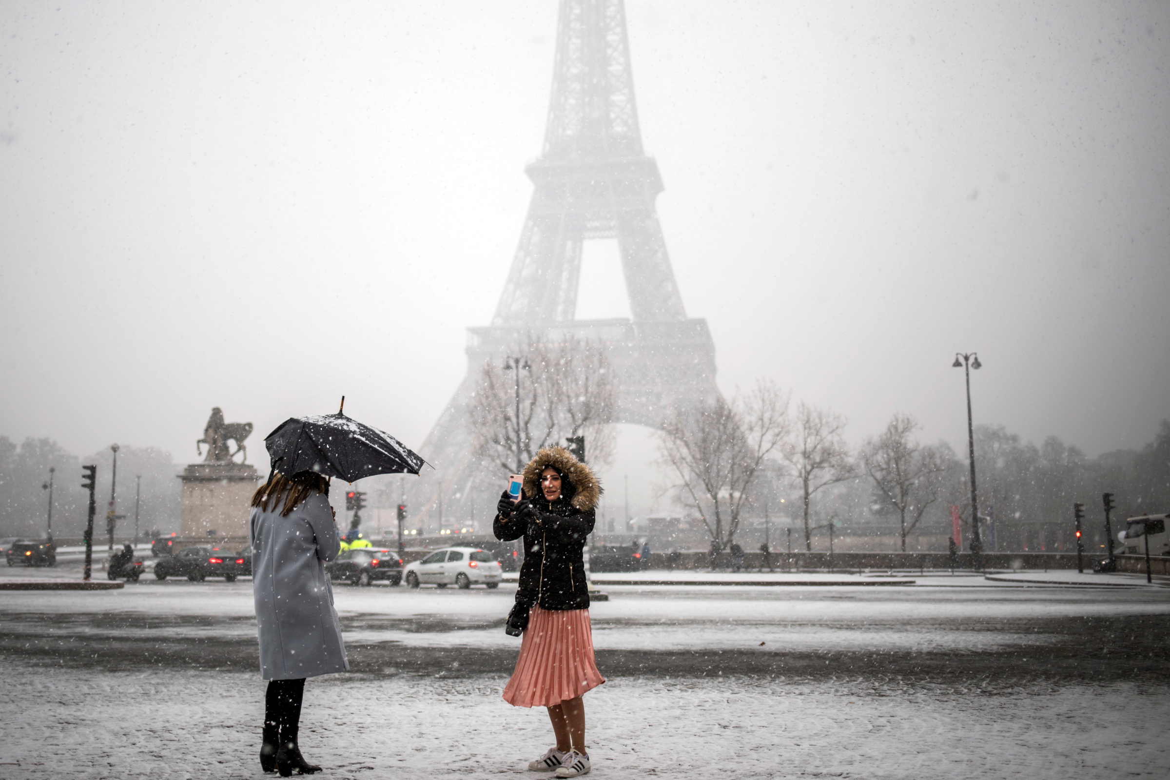 Снегопад в Париже. Фото © ТАСС / EPA / CHRISTOPHE PETIT TESSON