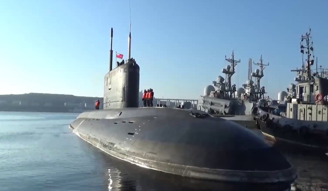 Минобороны сообщило о подводных пусках ракет "Калибр" с подлодки "Магадан"