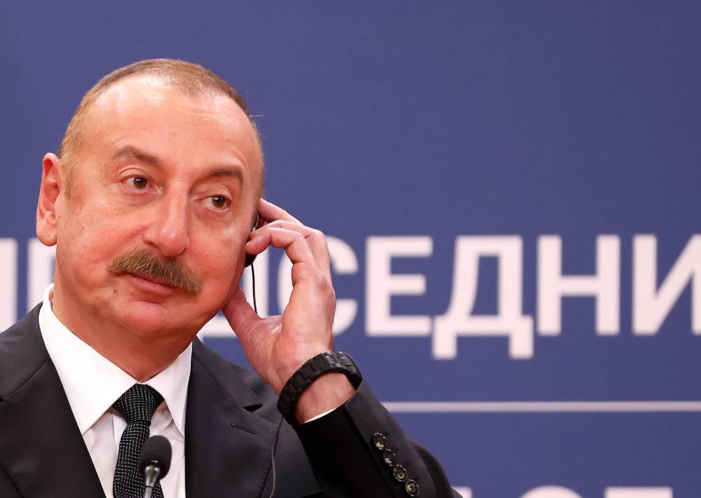 Алиев заявил, что Париж не может участвовать в мирном процессе между Баку и Ереваном