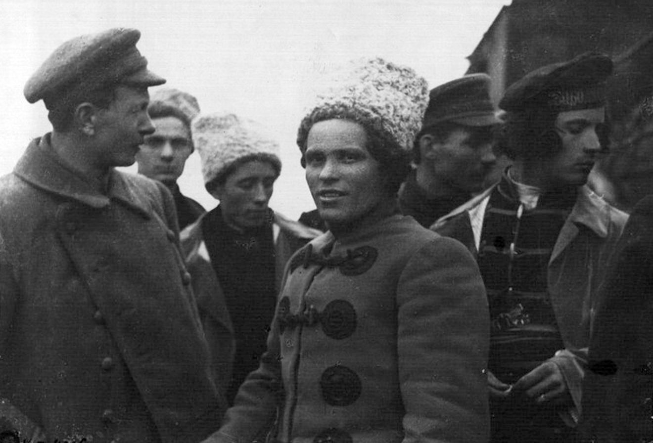 Лидеры повстанцев в 1919 году (слева направо): С. Каретник, Н. Махно, Ф. Щусь. Фото © Wikipedia