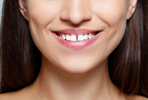 Стоматолог рассказал, как щель между зубами может привести к проблемам с надпочечниками