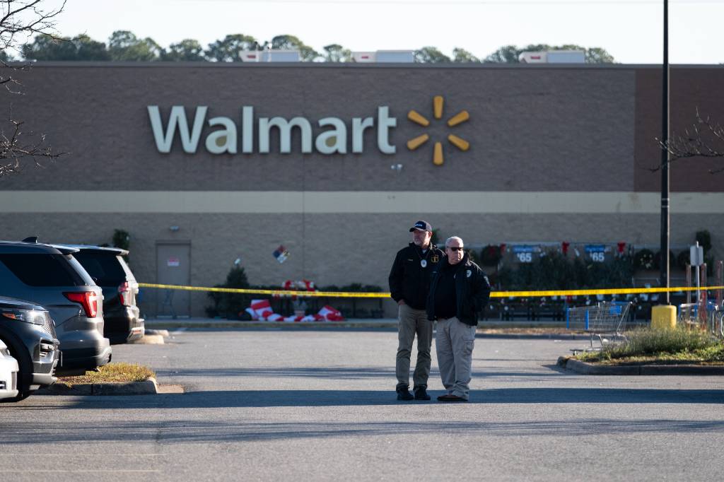 Сравнивали с маньяком: Над устроившим стрельбу в супермаркете Walmart насмехались коллеги