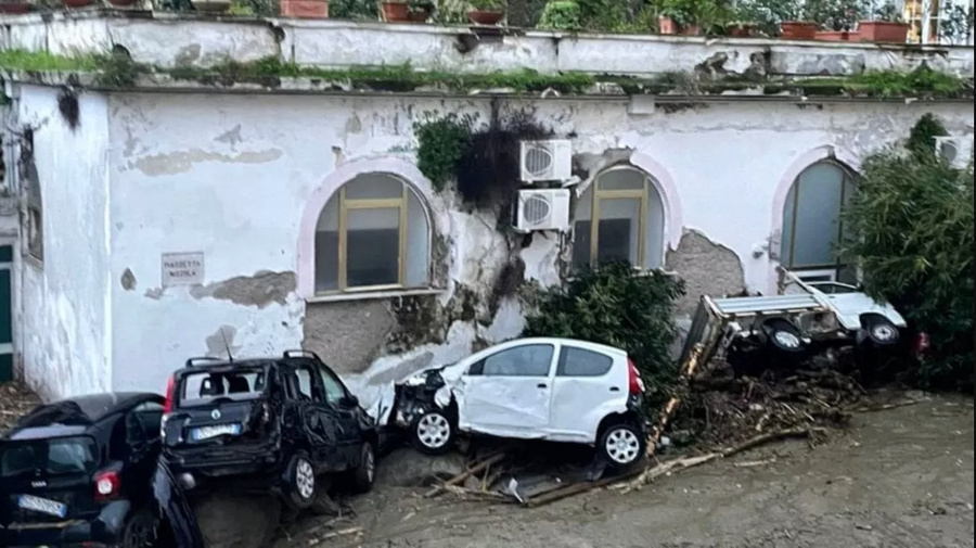 В Италии оползень разрушил десять зданий. Фото © La Repubblica