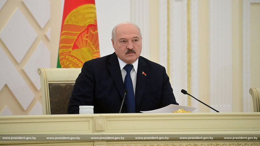 Лукашенко раскрыл планы США "положить" Европу и подобраться к Китаю через Россию