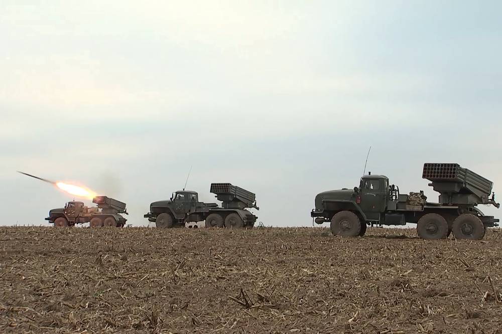 Российская артиллерия поразила две тактические группы ВСУ при их попытке наступления в ЛНР
