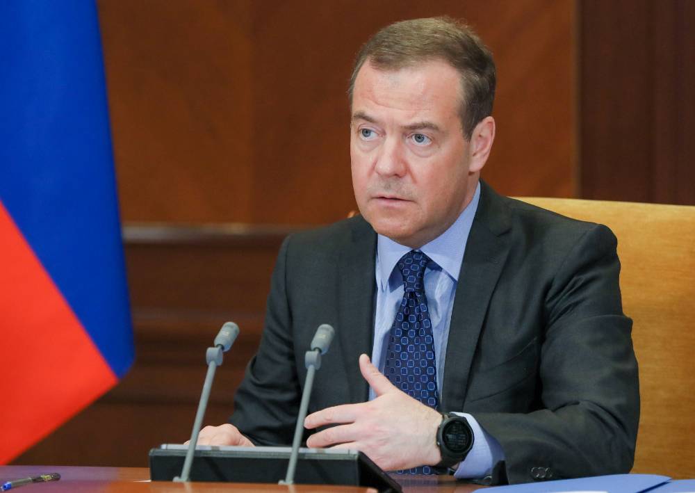 Медведев: Если НАТО отправит Киеву ЗРК Patriot, они сразу станут законной целью ВС РФ