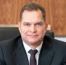 <p>Регион Балтийского моря входит в особую зону экологического судоходства, где разрешено использование моторного топлива с содержанием серы не выше 0,1%. Благодаря своим экологическим характеристикам сжиженный природный газ в перспективе может занять значительную долю в структуре заправок коммерческих судов в портах Финского залива в Санкт-Петербурге, Усть-Луге, Выборге, Приморске и Калининграде. Мы расширяем партнёрство с российскими судоходными компаниями и готовы обеспечить поставки экологичного топлива нашим партнёрам с использованием высокотехнологичного СПГ-бункеровщика "Дмитрий Менделеев"</p>